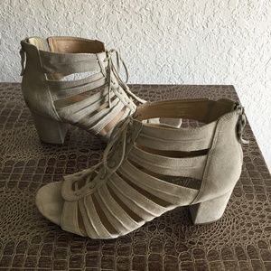 Earth Saletto Earthies Suede Lace Up Heels Sandal